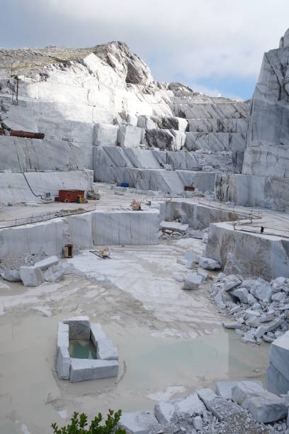 Cava di marmo bianco sulle Alpi Apuane